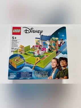 LEGO Disney Peter Pan and Wendy Storybook Adventure Building Set